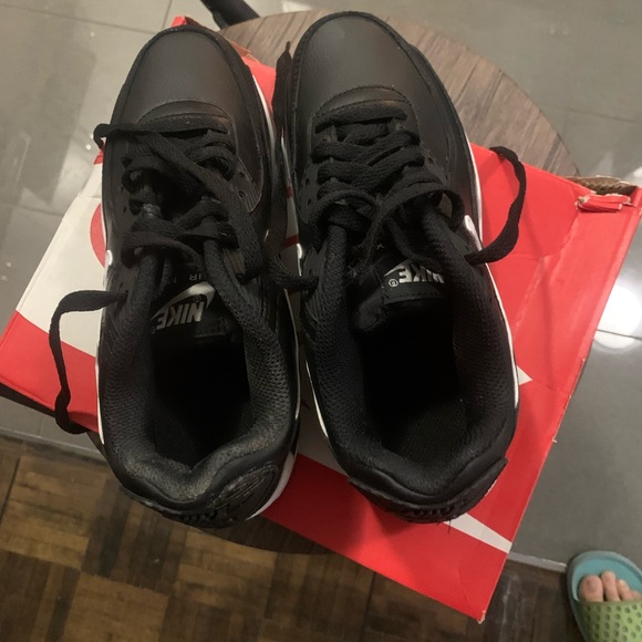 Brand new nike - Picture 3 of 3